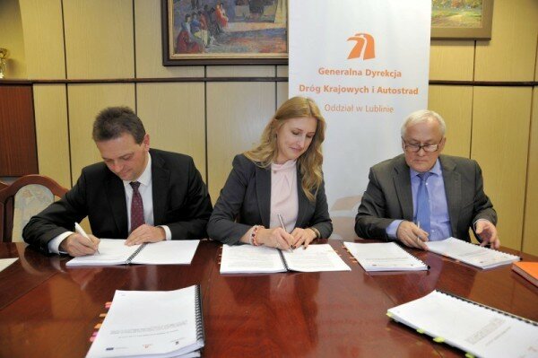 Umowa między lubelskim Oddziałem Generalnej Dyrekcji Dróg Krajowych i Autostrad i wykonawcami została podpisana 27 stycznia